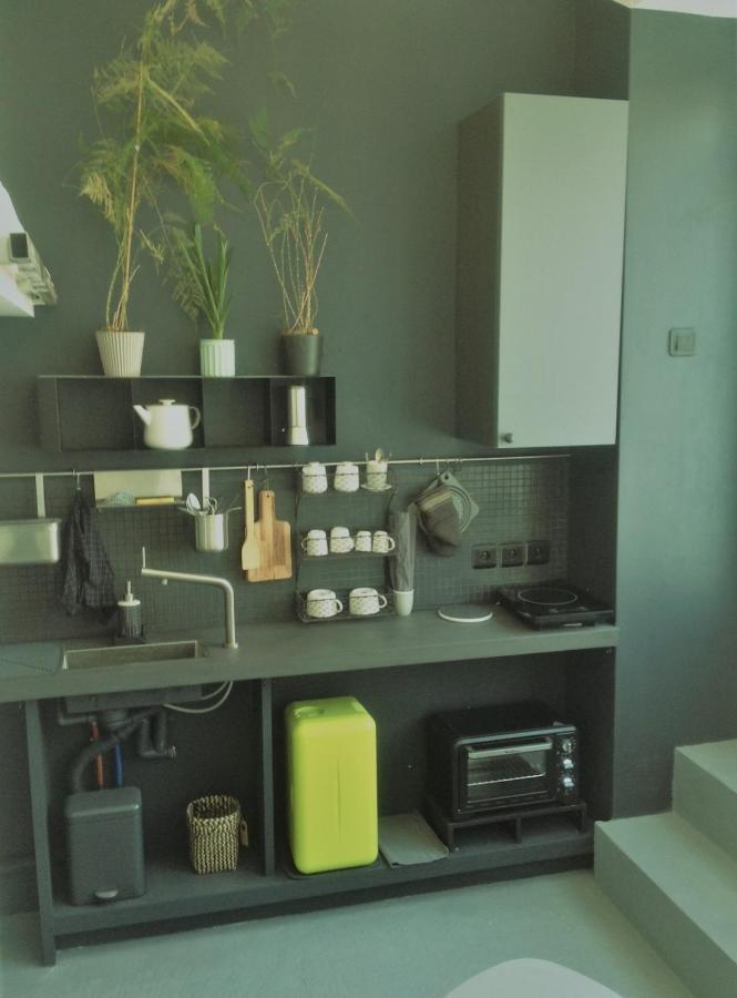 Small Arty Menilmontant Appartement Parijs